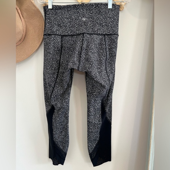 Lululemon Wunder Under Pant (Hi-Rise) (Laser Cut) - Picture 2 of 12